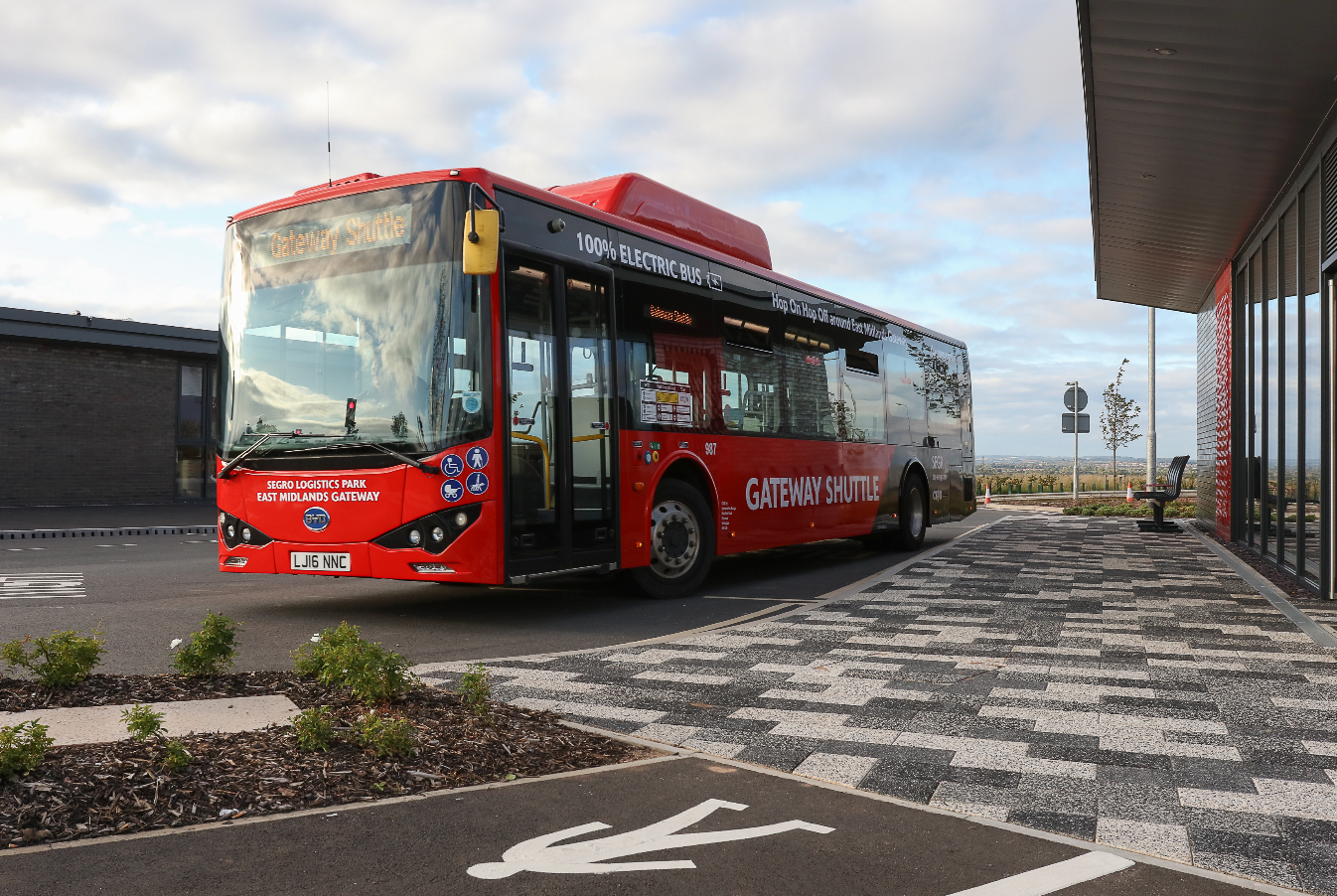 Fully electric shuttle bus