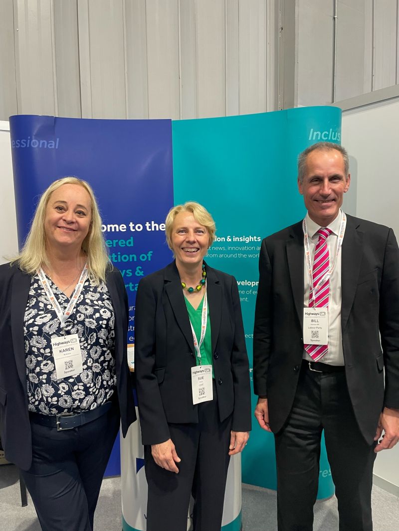 Photo of CIHT's President Karen McShane, CEO Sue Percy and Shadow Transport Minister for Roads  Bill Esterson.